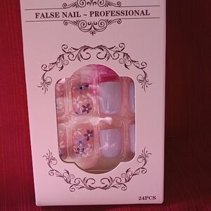 Press on nails